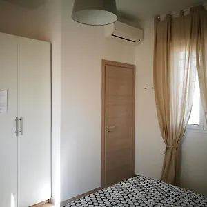 Simply House In , Bari Italia
